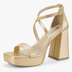 🌸NEW Gold Strappy Platform Heels Women’s Sz 8 With Box.